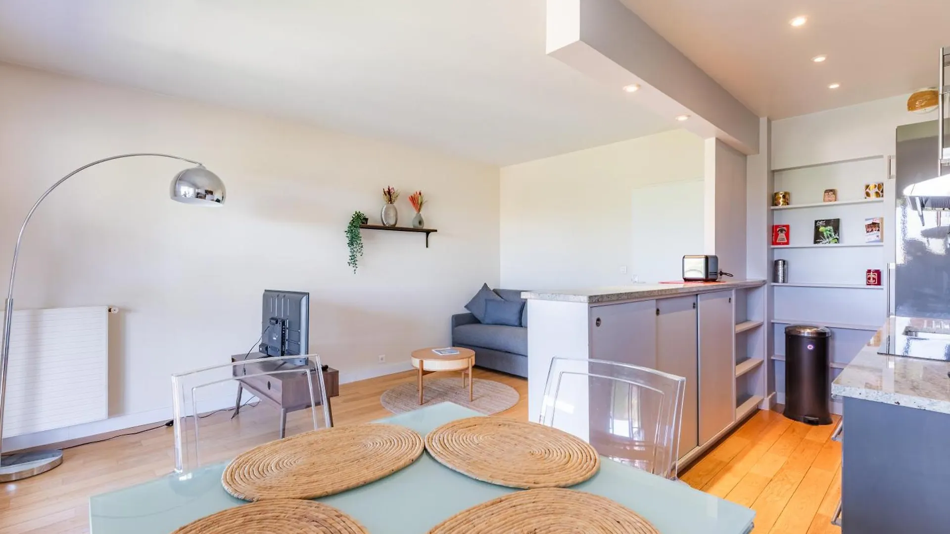 Superbe Appartement Avec Terrasse Vue Sur Jardin Paris France